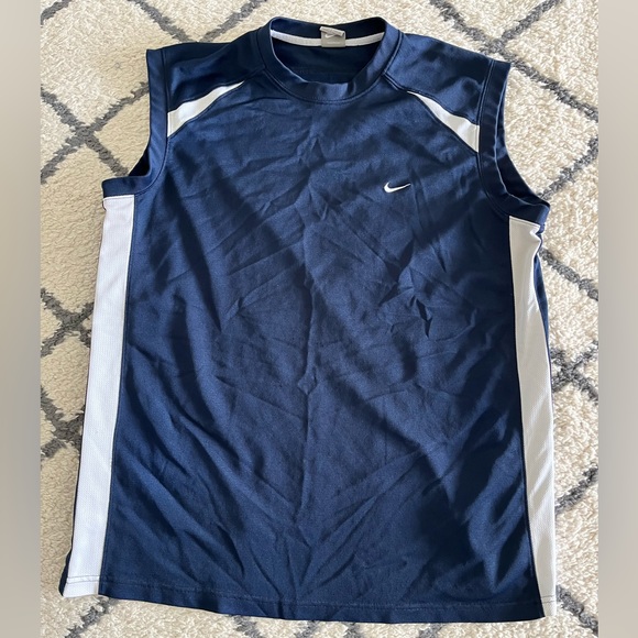Nike sleeveless workout shirt - Picture 1 of 3
